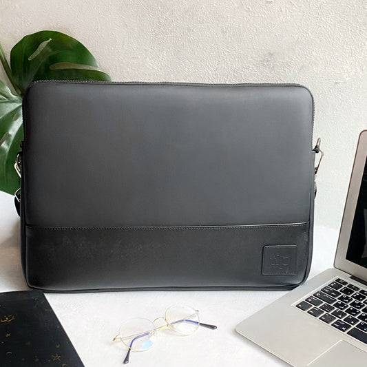 Matte laptop sleeve